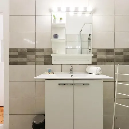 Apartment Casa Bica 2 *